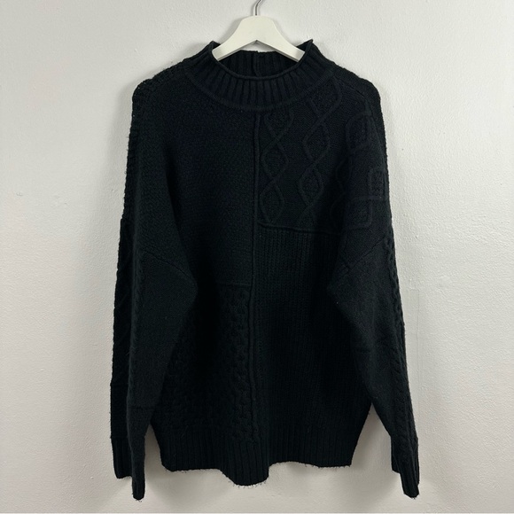2/$20 American Eagle Black Pullover Sweater Women's Size L - Picture 1 of 6